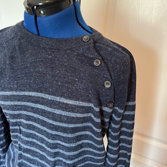 PULLOVER SWEATER✨Navy Blue Crew Neck Sweater Size Small - Picture 3 of 4